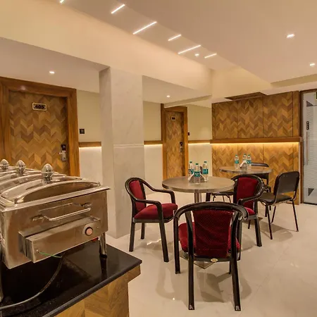Hotel Malad Inn Opposite Malad Railway Station-3